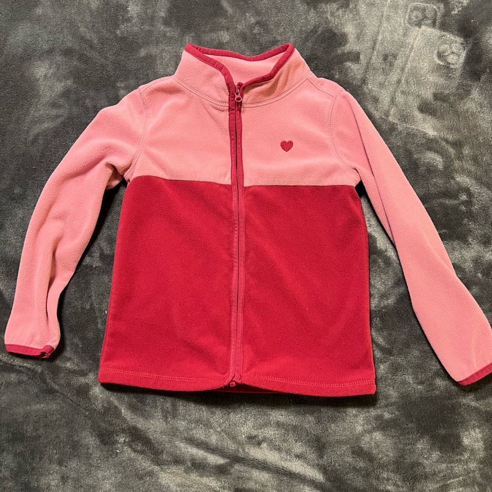 Like new zip up fleece pullover. Size 6/6x little girls
